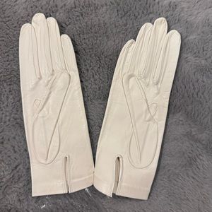 Beautiful Suede Leather Gloves Still in Plastic *never worn*